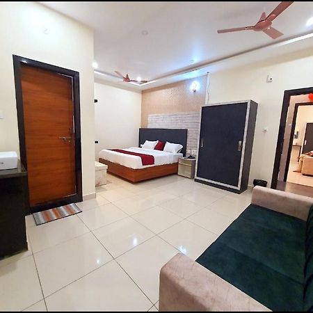 Vijayawāda Hotel Vsr Grand מראה חיצוני תמונה