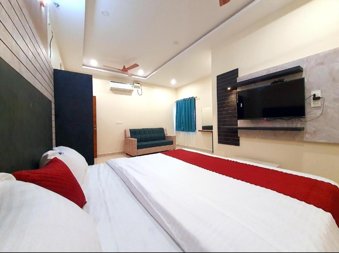 Vijayawāda Hotel Vsr Grand מראה חיצוני תמונה